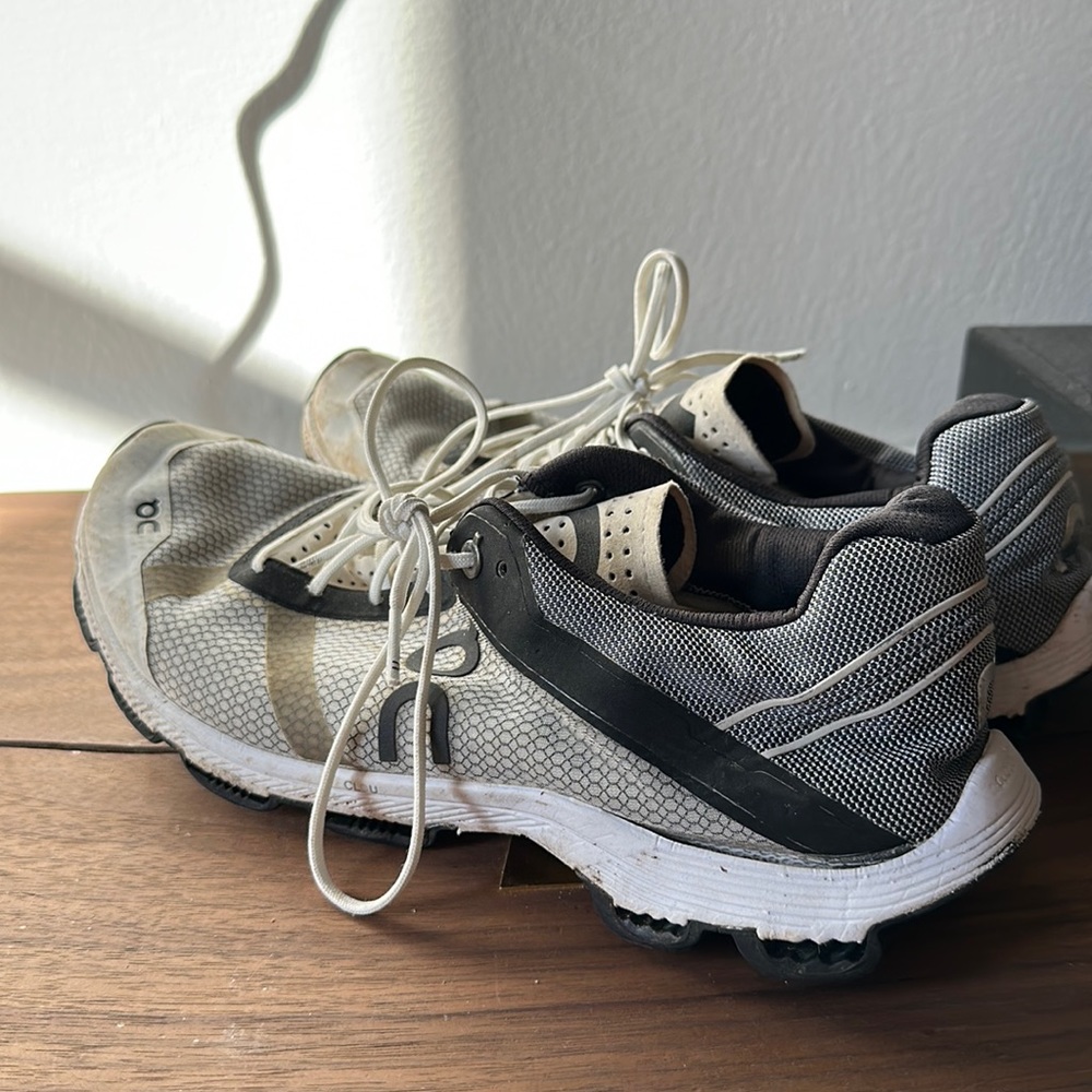 On cloud sneakers. Size 10